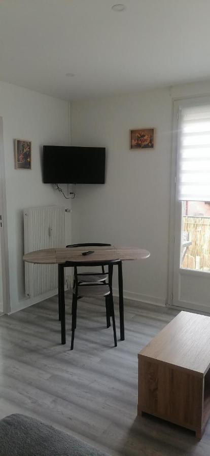 Appartement Avec Balcon Et Parking Prive 로안 외부 사진